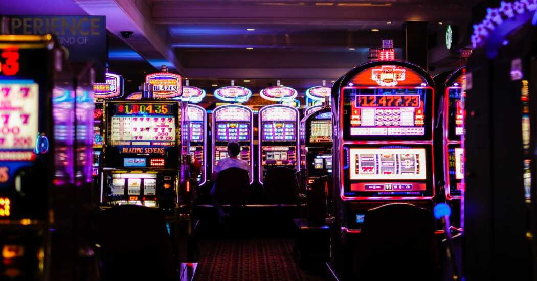 Spielautomaten in einem Klassischen Casino